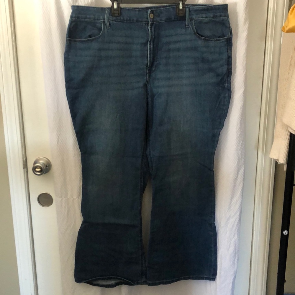 Old Navy Women’s 20 Short High Rise Flare Denim